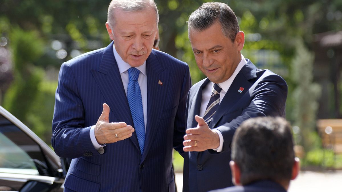 CHP lideri Özgür Özel: Kazanılacak bir seçimi kaybetmenize neden olacak şeyler yapmıyorum
