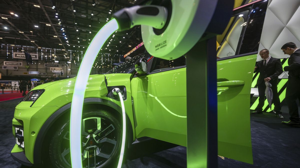 Avrupa'da otomobil satışları düşüyor: Elektrikli araçların geleceği tehlikede mi?