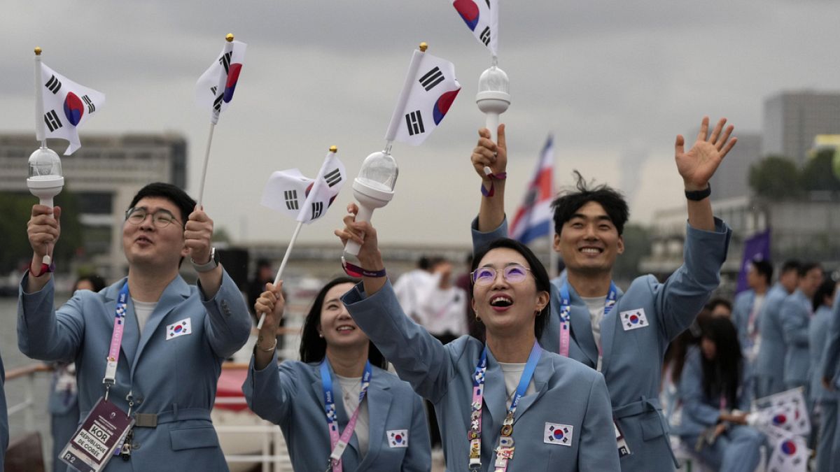 Güney Koreli sporcular Paris 2024'te "Kuzey Koreliler" olarak tanıtıldı