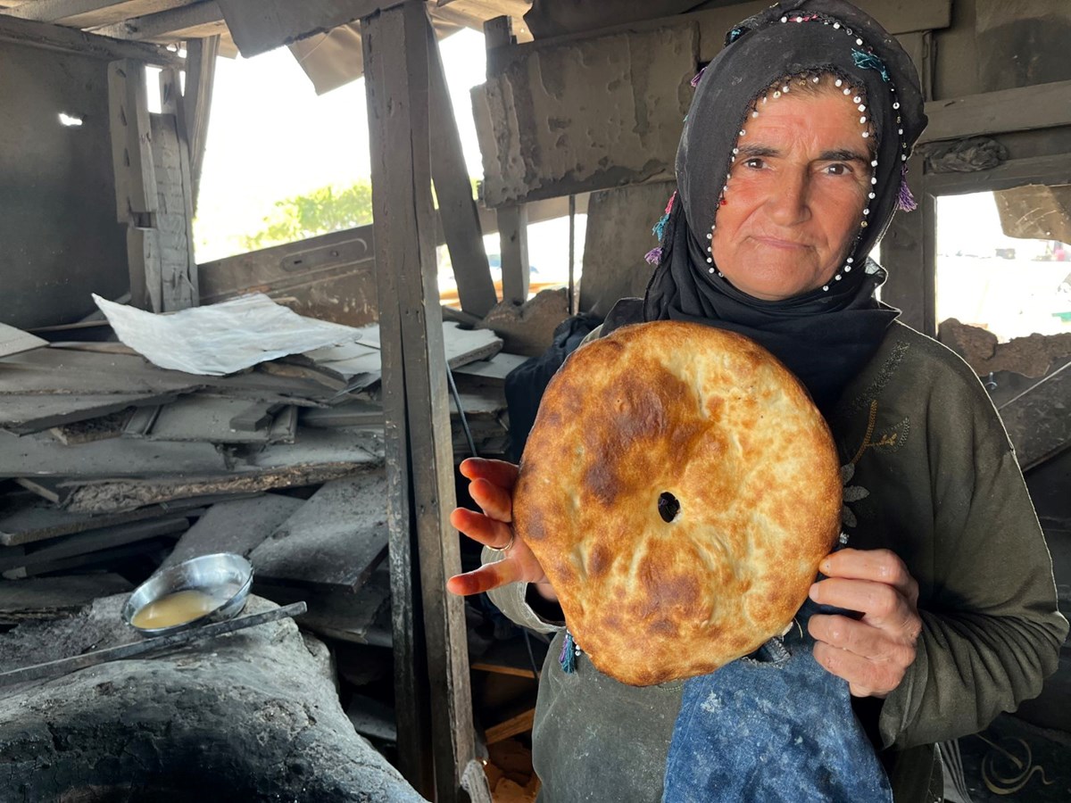 Mardinli kadınların tandır mesaisi: Tanesi 20 liradan satılıyor - görsel 2