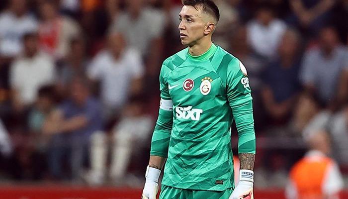 Muslera'dan Galatasaray yönetimine sosyal medyadan mesaj!  ''Numaranı yaz diyorum'' Galatasaray