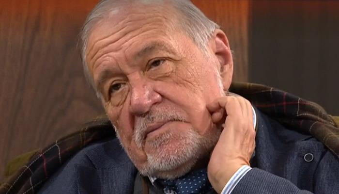 prof. Dr. İlber Ortaylı canlı yayında fenalaştı! Okan Bayülgen: 'Sanırım ateşin yüksek olacak'