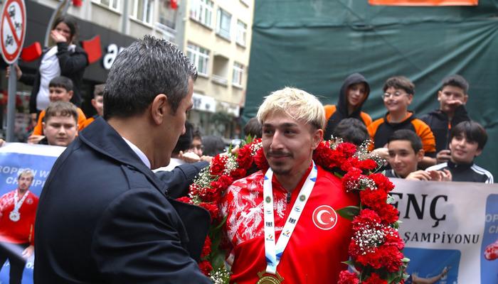 Avrupa Halter Şampiyonu Yusuf Fehmi Genç, coşkuyla karşılandı