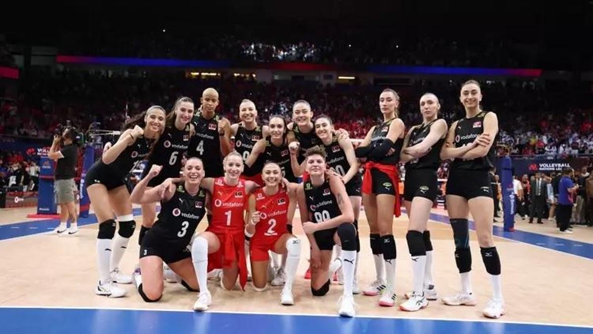 A Milli Kadın Voleybol Takımı parkeye çıkıyor! Filenin Sultanları maç takvimi ve puan durumu! 9 Temmuz 2025 Milletler Ligi maçı saat kaçta, hangi kanalda?