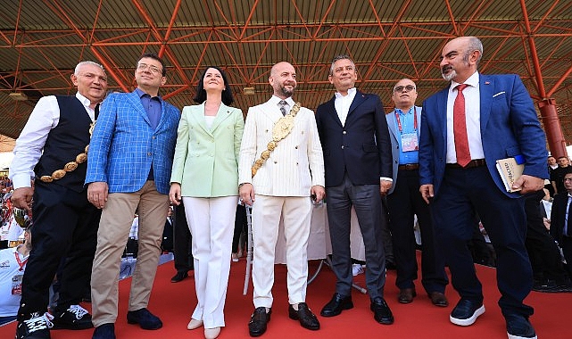 CHP Genel Başkanı Özgür Özel, Ekrem İmamoğlu ile birlikte 663. kez tarihi Kırkpınar Yağlı Güreşlerine ev sahipliği yapan Edirne'yi ziyaret etti - GÜNDEM