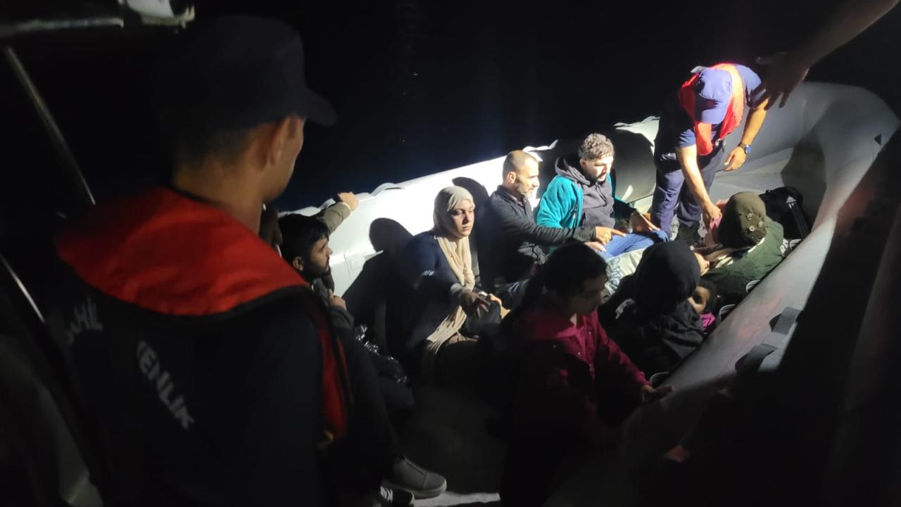 Muğla açıklarında 14 kaçak göçmen yakalandı