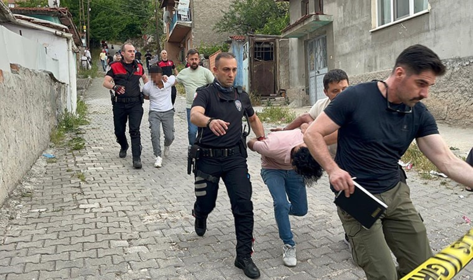 Eskişehir'de Afgan aileler arasında çocuk çatışması: 3 yaralı, 2'si ağır - Son Dakika Türkiye Haberleri
