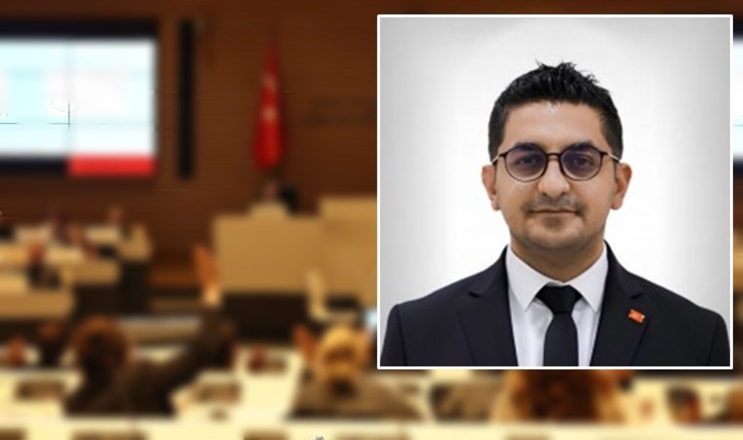 Kepez Belediye Meclis üyesi Emre Atmaca, 'Cumhurbaşkanı’na hakaret' suçlamasıyla tutuklandı - Son Dakika Siyaset Haberleri