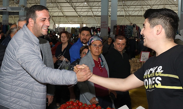 Narlıdere Belediye Başkanı seçilen Belediye Başkanı Erman Uzun, ayağının tozuyla sahaya çıktı - GÜNDEM