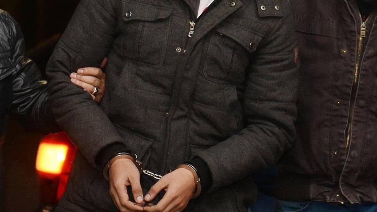 Ruhsatsız silahla yakalanan 8 kişi tutuklandı