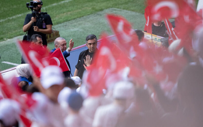 Cumhurbaşkanı Erdoğan: Geçmişteki gibi gençleri kirli oyunlarına alet edemezler