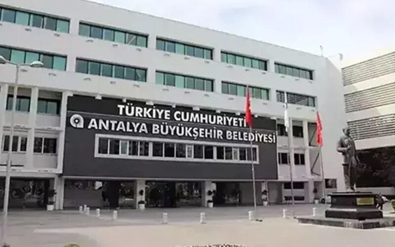 Antalya'daki yolsuzluk soruşturmasında iki yeni gözaltı